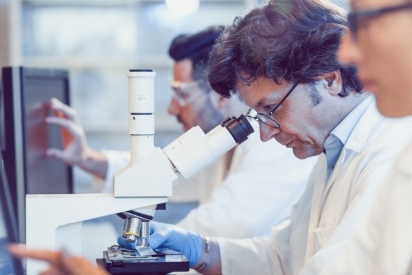 Bioanálisis y Diagnóstico: Herramientas Avanzadas para una Medicina Estética Personalizada